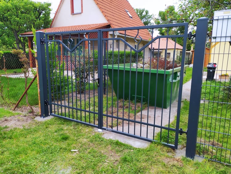 gondozasmentes kerítés - gondozásmentes kapu